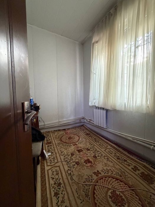 Продается 2/1/4 Юнусабад Ташгрес , ориентир Микрорайон базар,не торец