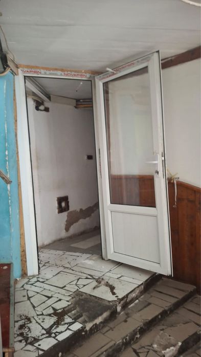 Пластиковые двери