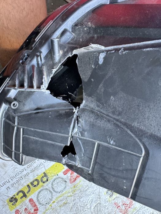 Far stanga dreapta halogen Peugeot 3008 5008 2016-2020