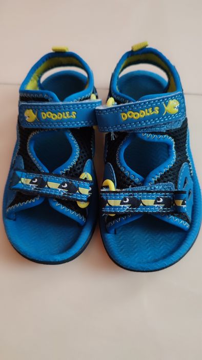 Sandale băieți mărimea 6 1/2 (lungime interioara 15 cm)