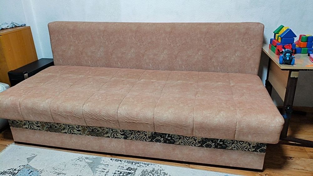 Продам диван. Б/у. Раздвижной. Доставки нет