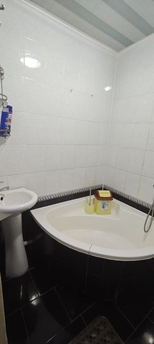 1 этаж 1 хоналик квартира ижарага берилади