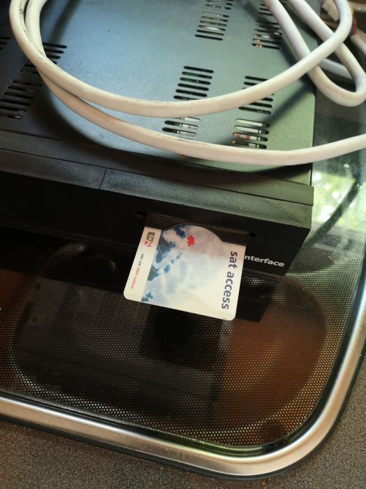 Автоматична сателитна чиния - система за кемпер / каравана TELECO