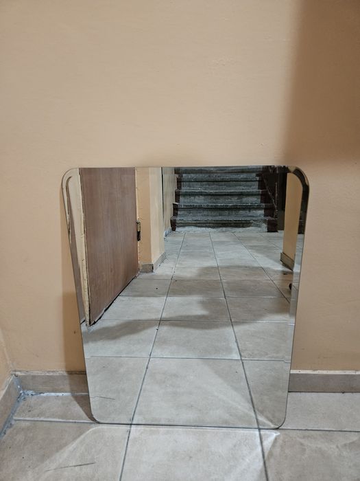 Зеркало высота 60 см,ширина 45 см