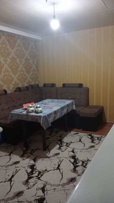 Срочно квартира сотилади.