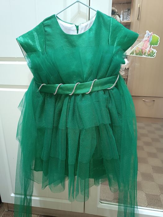 Платье пышные в отличном состоянии