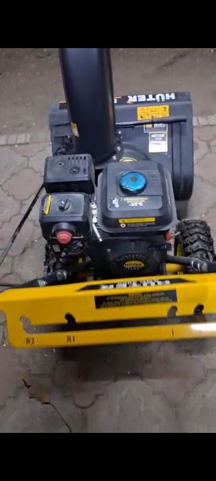 Снегоуборочная машина