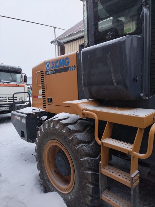 Погрузчик 3 тоник