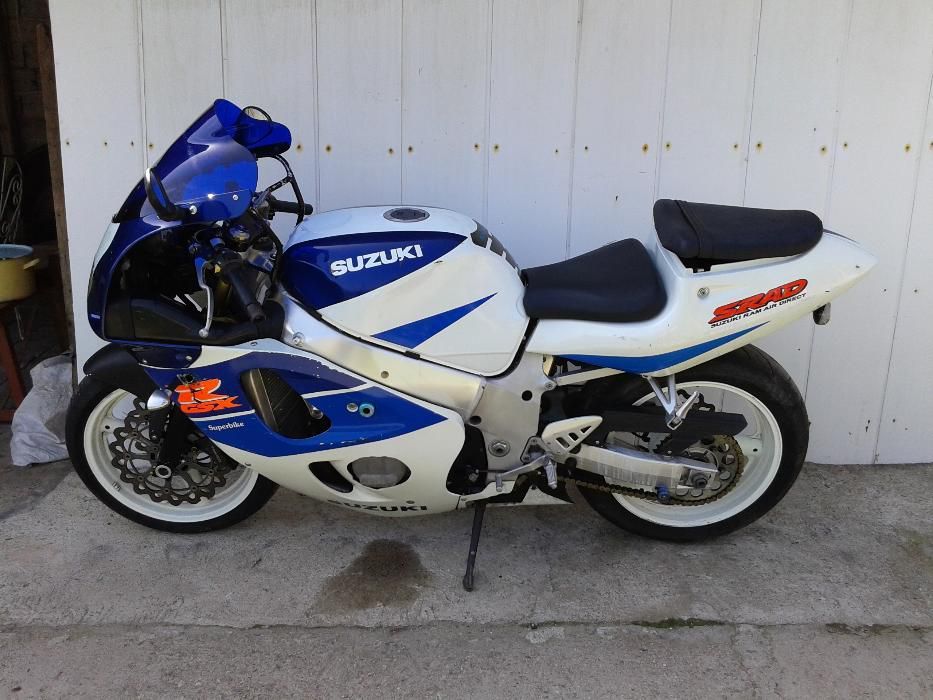 suzuki gsxr 600 srad само на части сузуки гсхр 600 срад