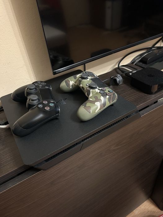 Playstation Ps4 slim 1Tb +2 controlere si 7 jocuri