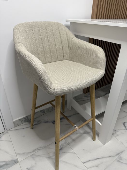 Doua scaune bar/bucatarie