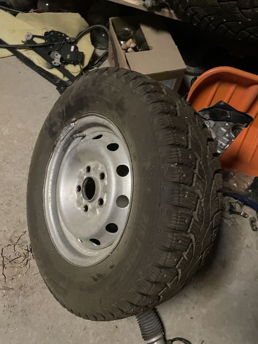 Покрышка зимний шипами с дисками