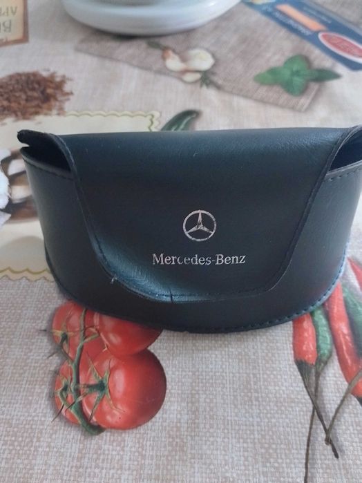 Продавам мъжки слънчеви очила