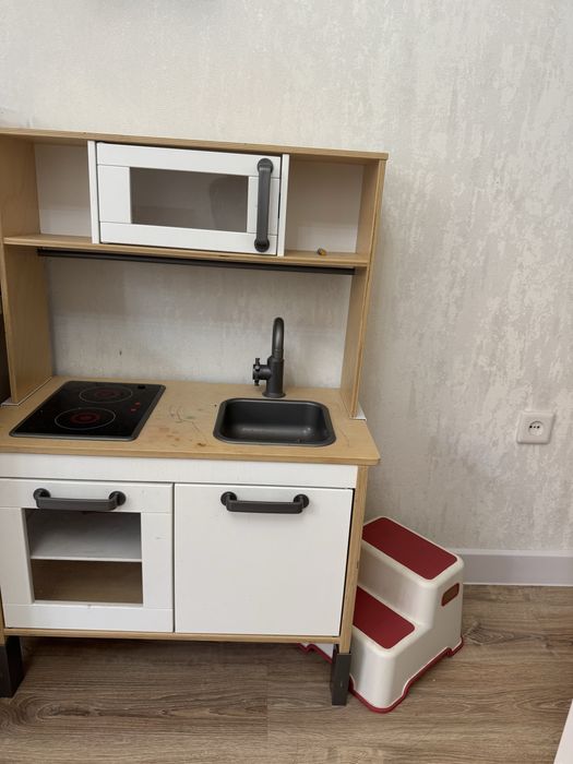 Продам детский кухонный  гарнитур