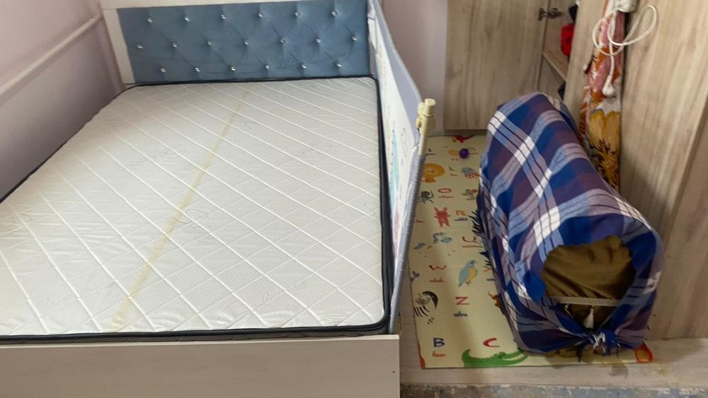 срочно продается спальный кровать