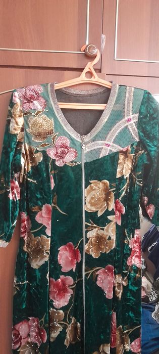 Платье со штанами.