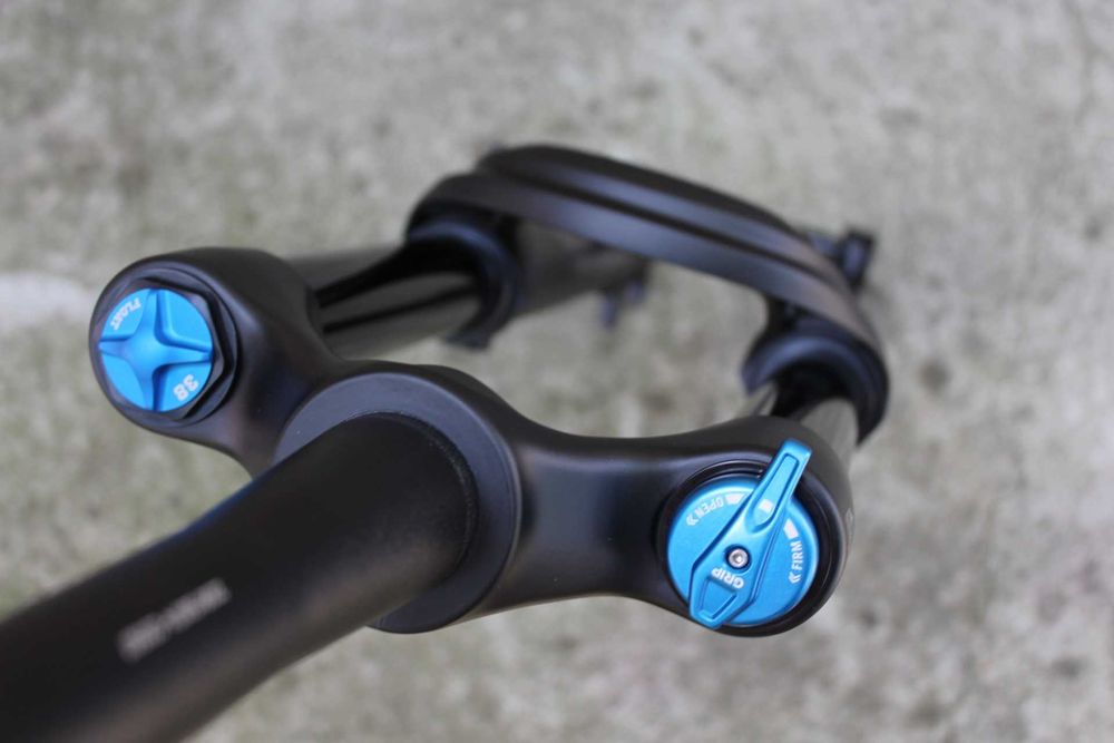 Fox 36 furca suspensie Rhythm E-tuned FLOAT 29inch 160mm Grip 2Pos