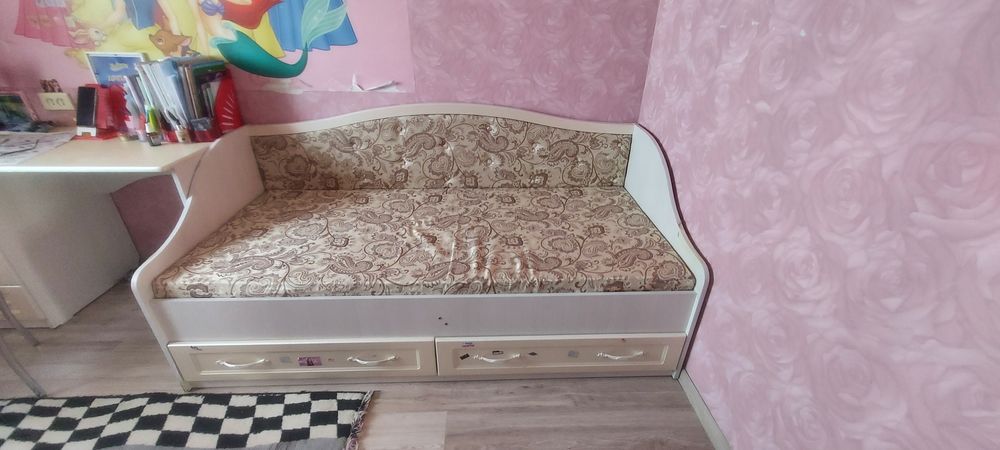 Подростковая кровать с матрасом