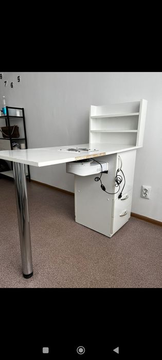 Продается маникюрный стол