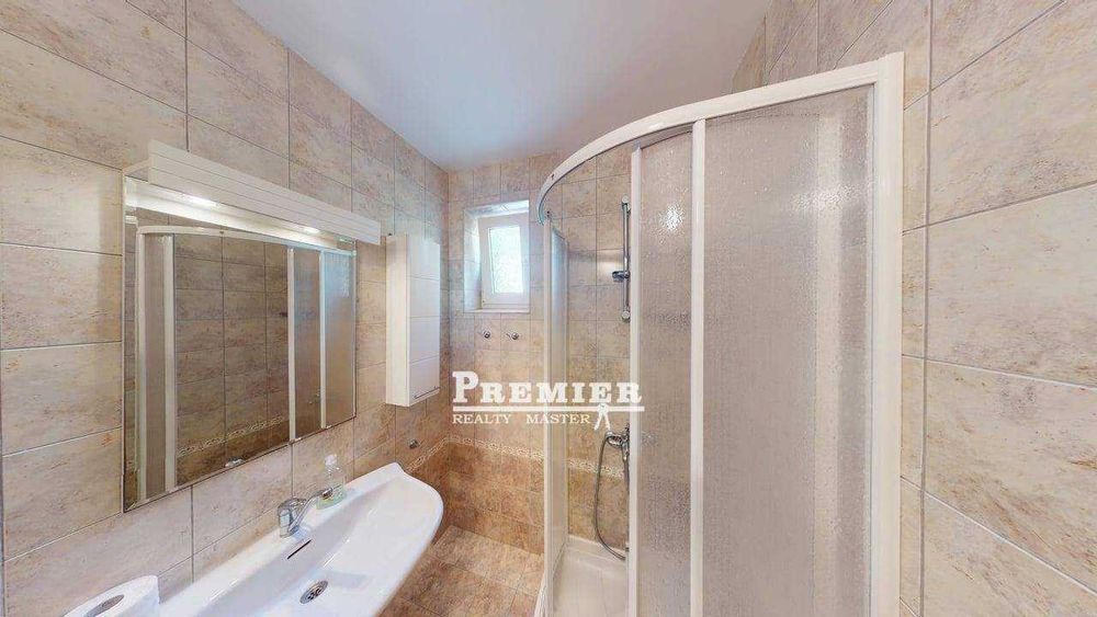 Продава се Къща в к.к. Слънчев бряг - 340 кв.м за 1343 €/кв.м - Снимка #21