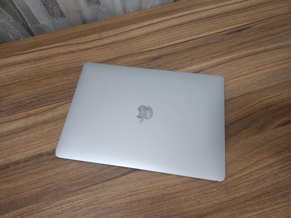 MacBook m1 2020год