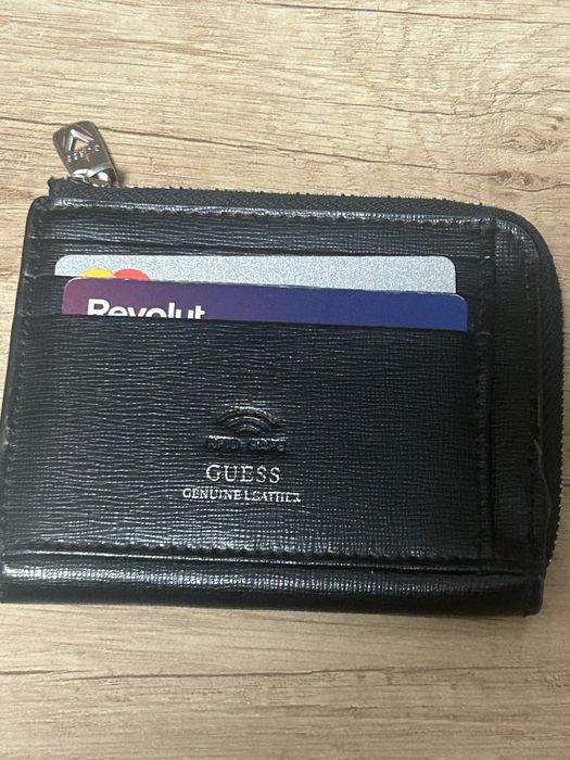 кард холдър Guess