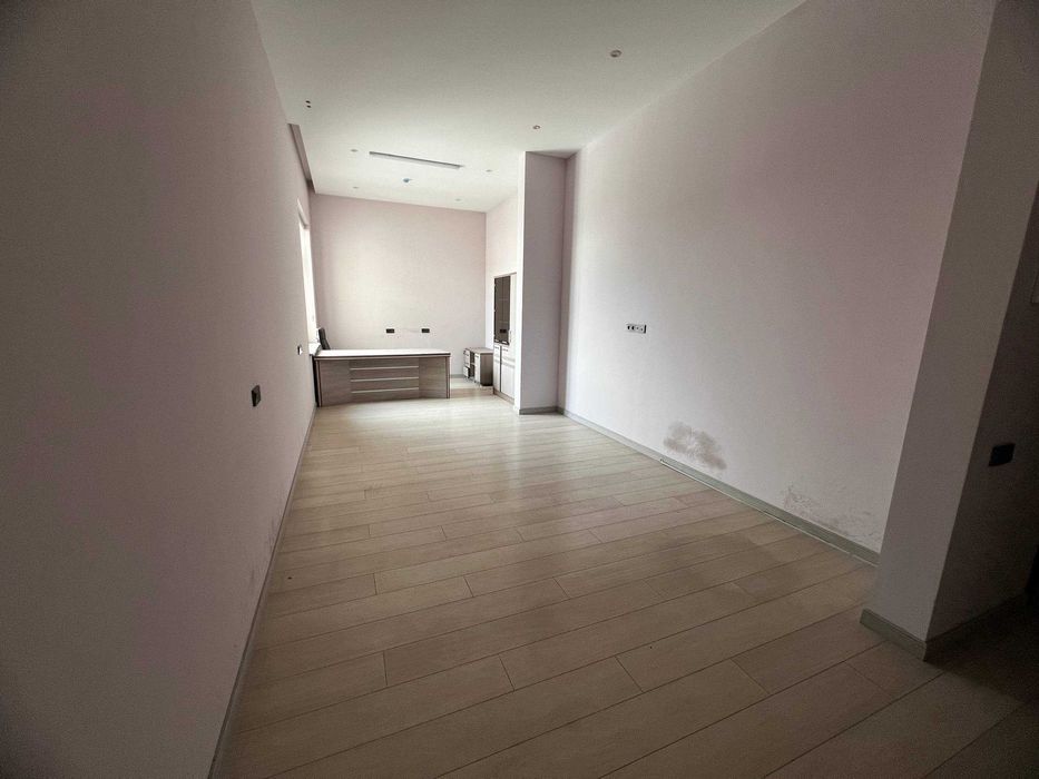 Современный офис с санузлами в каждом кабинете — 334 м² по 19$/м² (55)