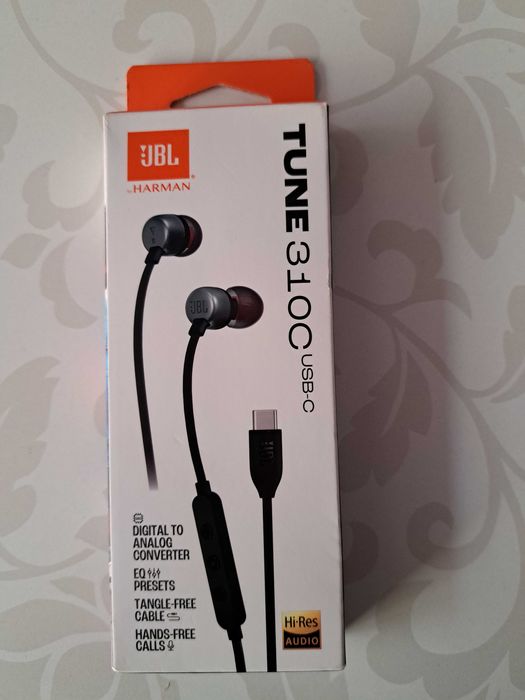 Casti JBL TUNE 310,cu fir.