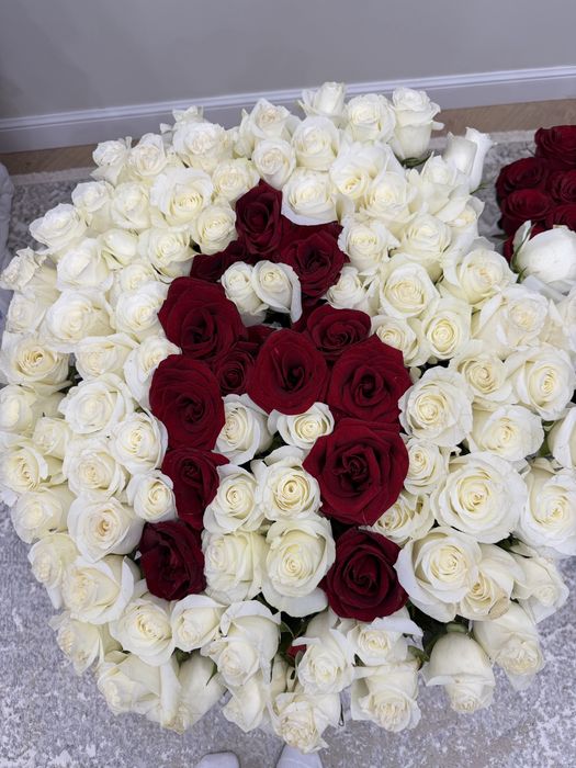 Цветы в корзине , цветы розы