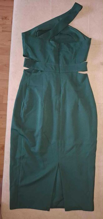 Елегантна вталена дамска рокля