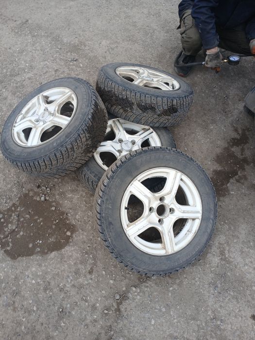 Продам диски с зимой