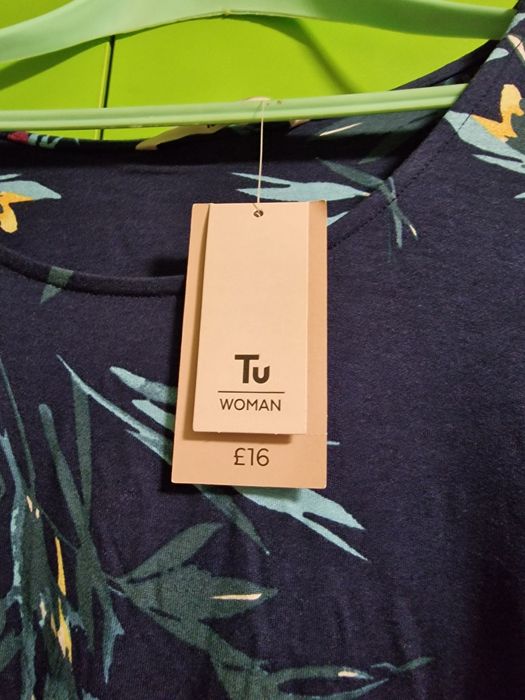 Дамска рокля нова от Англия