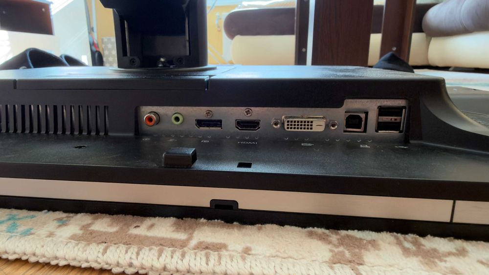 Монитор HP ZR2440W