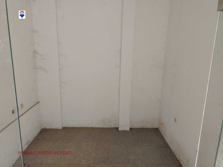 Продава се Магазин в Русе, Възраждане - 10 кв.м за 1090 €/кв.м - Снимка #2