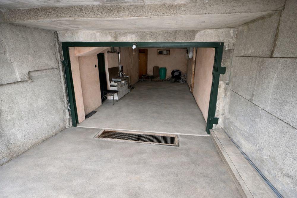 Отдавам гараж под наем