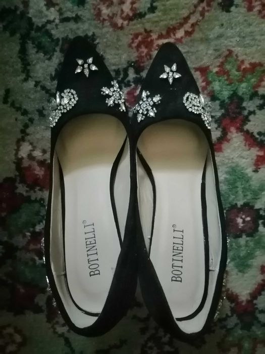 Pantofi pumps negri mărime 40