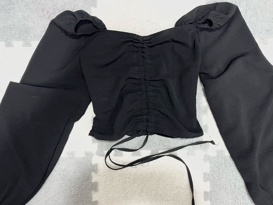 Красивый топ с рукавами, б/у