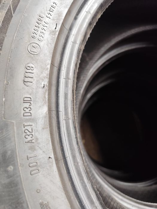 Anvelope 255 55 R18 RSC vara continental