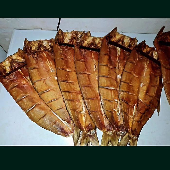 В продаже копчёная рыба