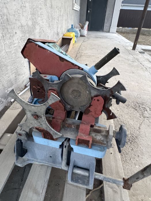 Труборез, трубонарезной станок