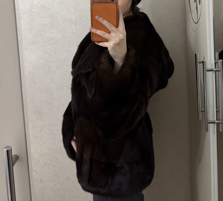 Продам норковую шубу