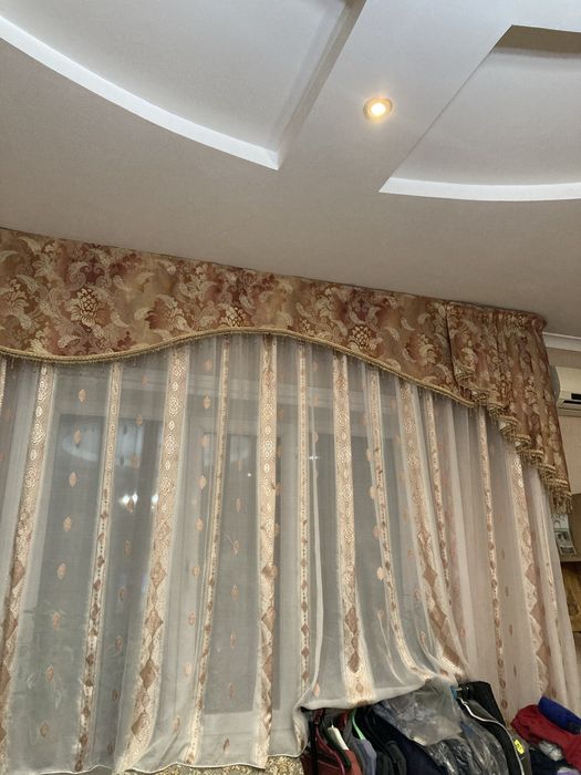 Шторы для холла в отличном состоянии