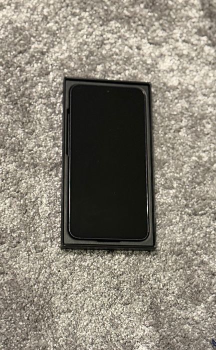 Телефон Samsung s23