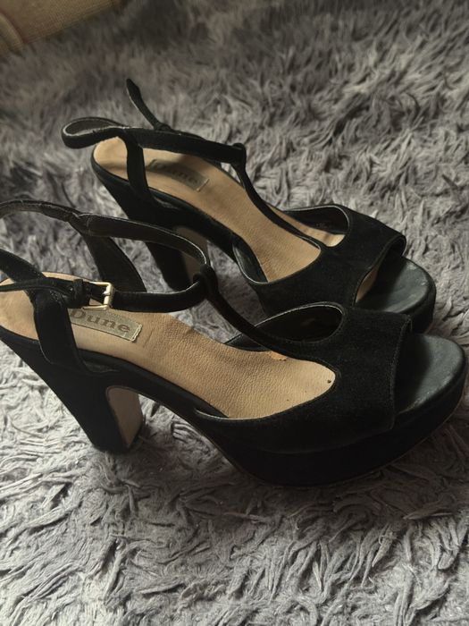 Туфли открытые на каблуке