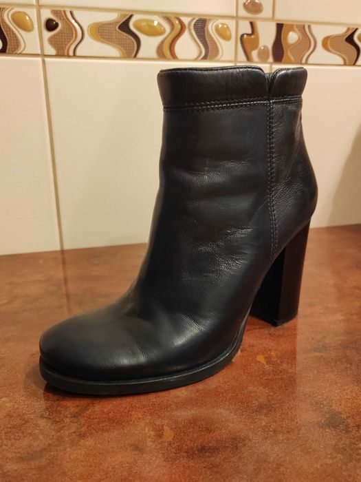 Ghete din piele Bata mar. 39