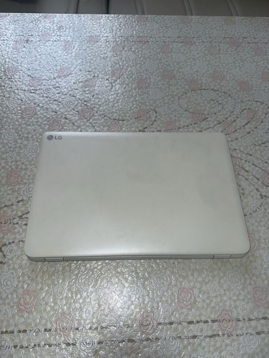 LG Noutbuk 15,6”