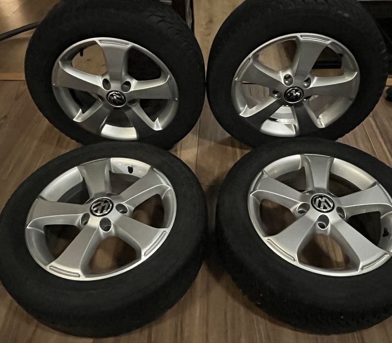 Jante aliaj vw 16 cu anvelope de iarna