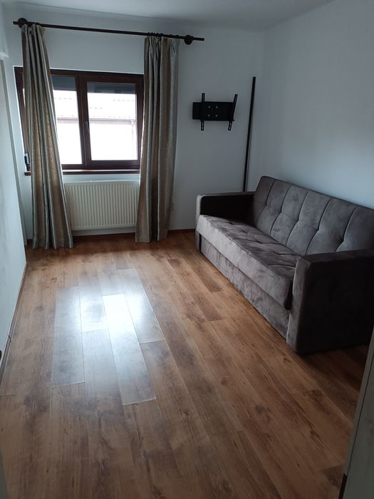 Închiriez etaj casa , duplex, Miroslava