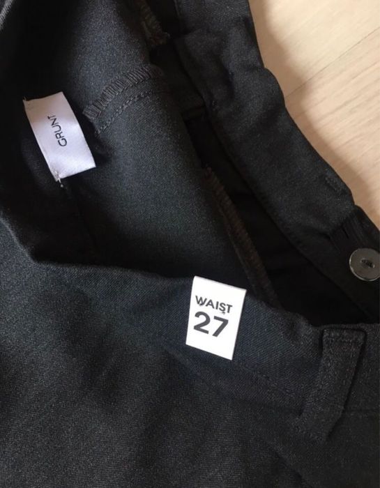 Vând pantaloni office/clasici (M)superbi.