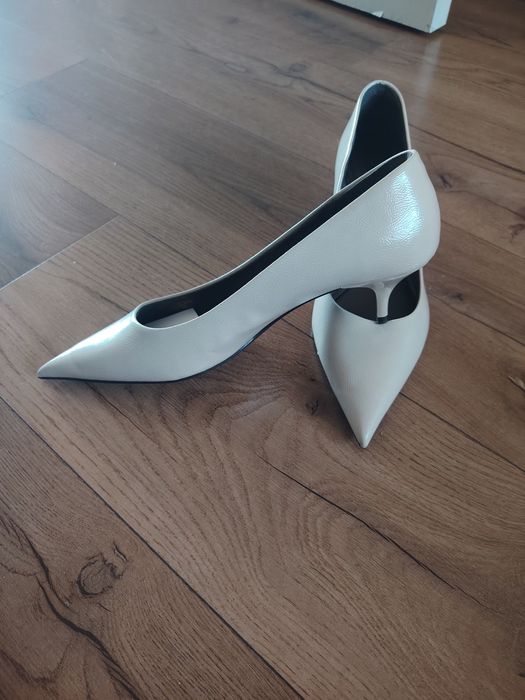 Нови обувки Zara